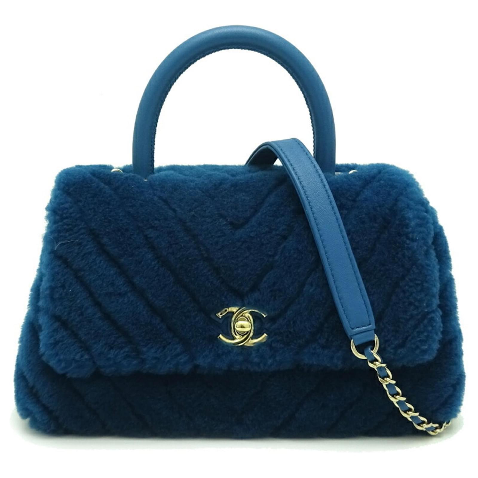 Chanel V-Stitch Coco Handle (XS) Schultertasche mit Kette Blau