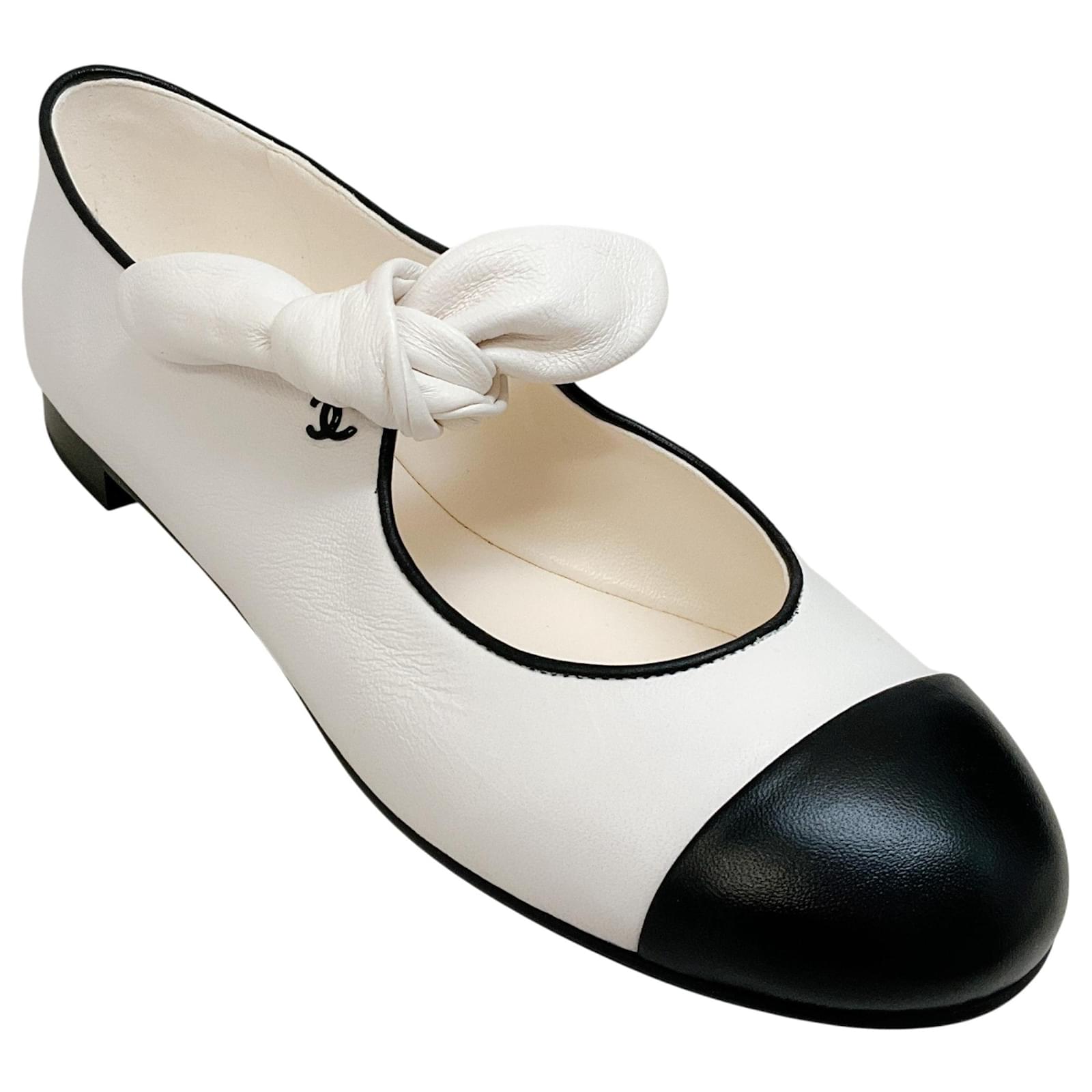 Chanel 2025 White / Black Cap Toe Mary Jane Flats Leather ref