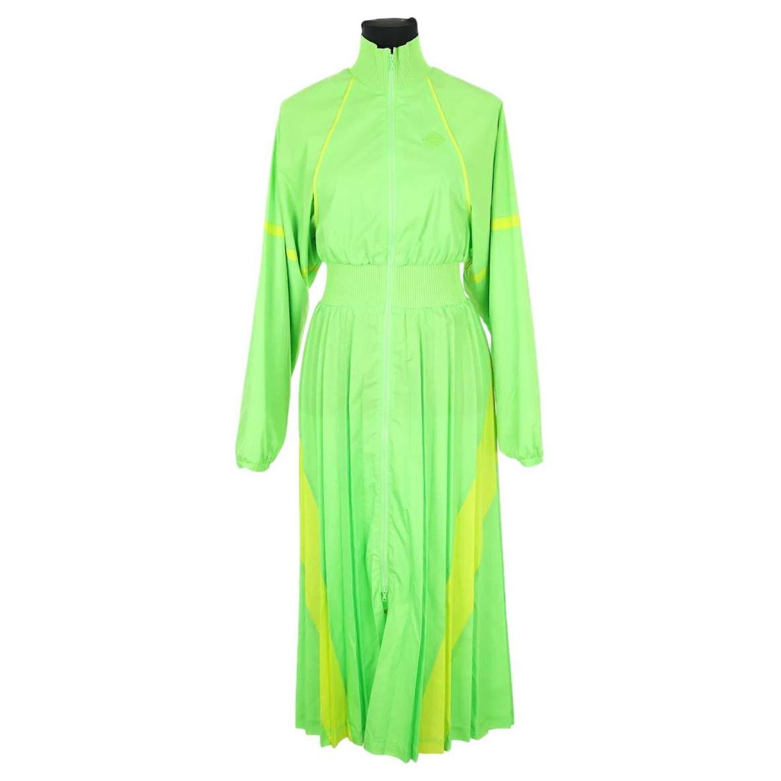 green lacoste dress Lacoste Ultra Dry Heritage Trim Sleeveless Golf Dress Khaki Green/White main image 0