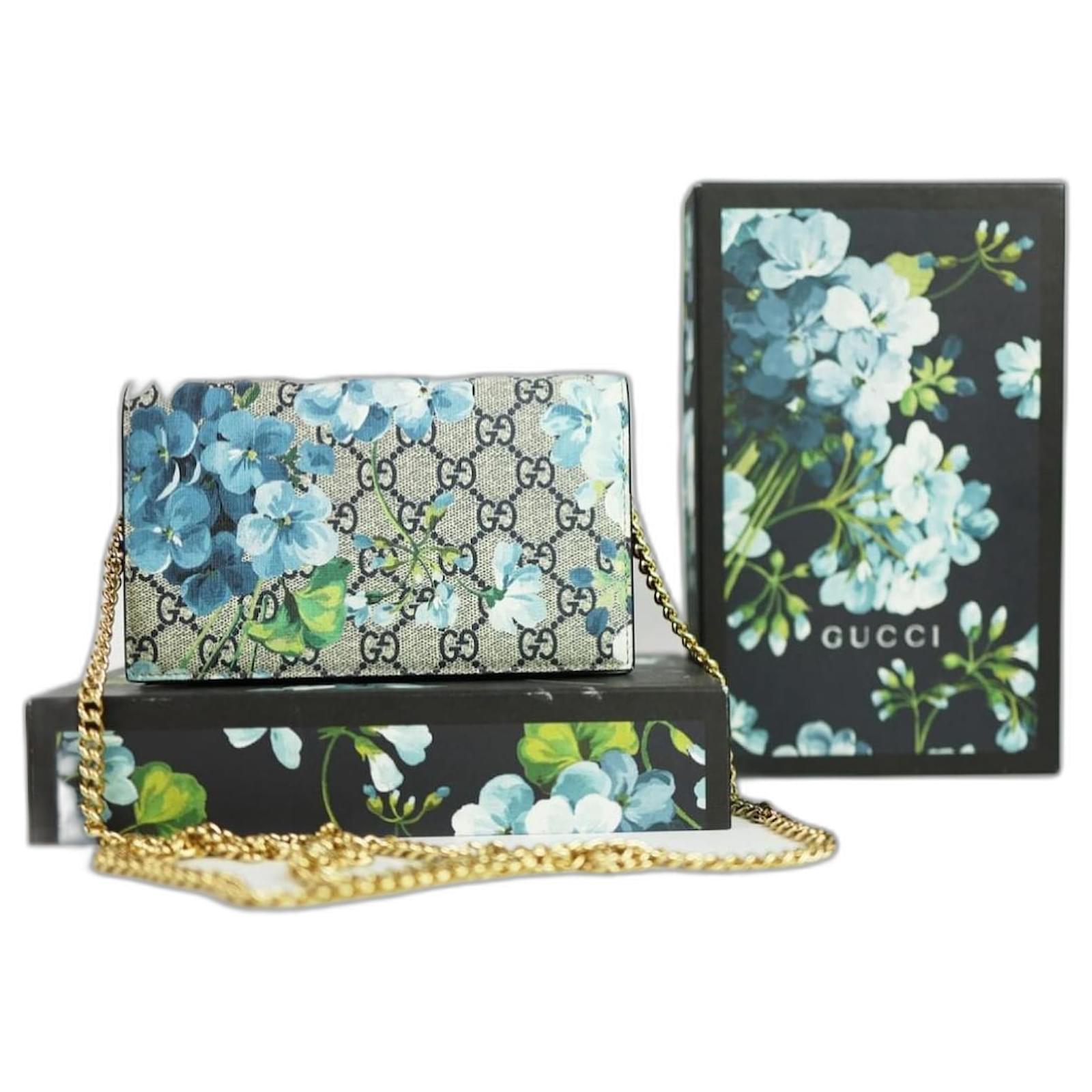 Dionysus Gucci GG Supreme Blooms Wallet on Chain crossbody bag