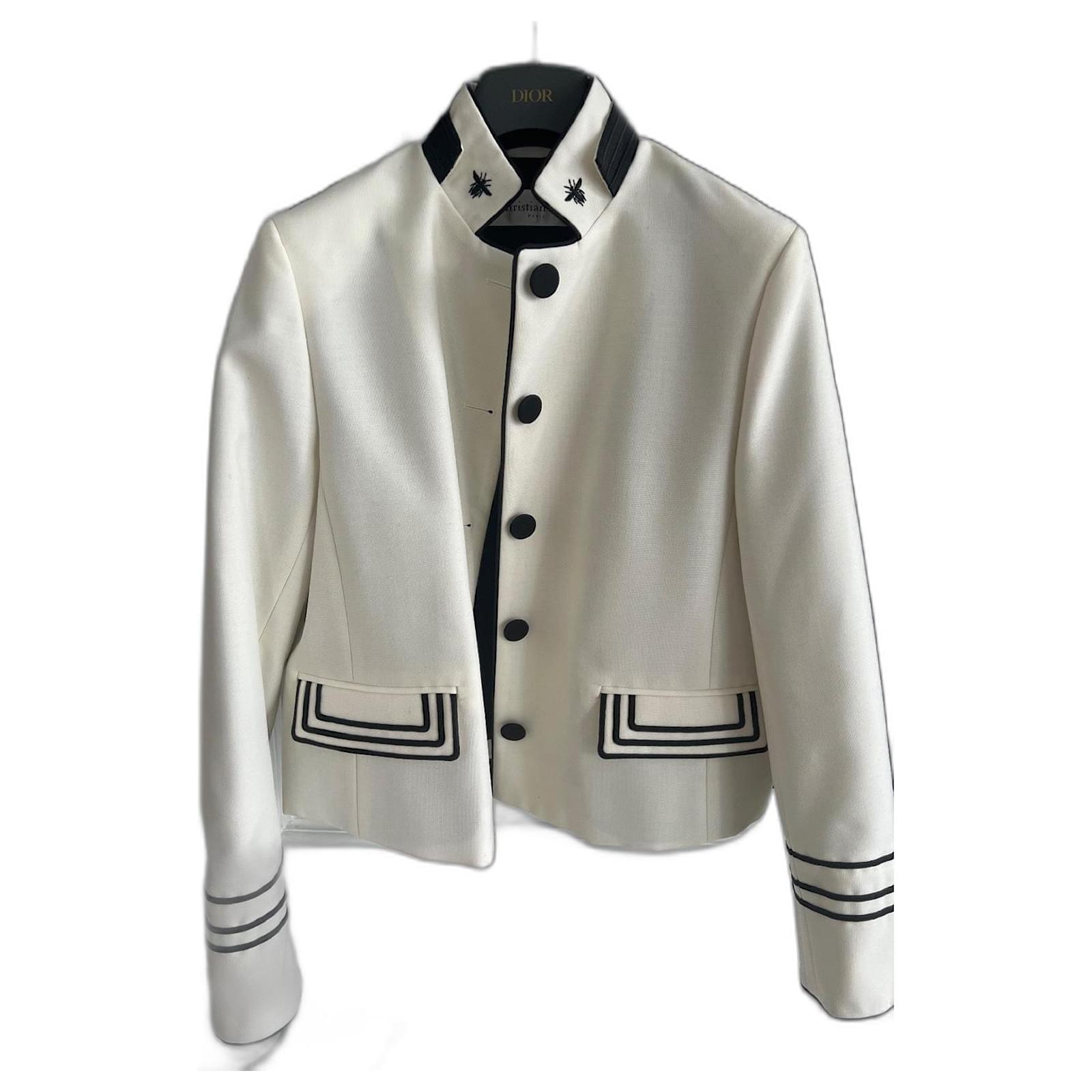 Christian Dior Short jacket Beige Wool ref.JC2572055 (Sold) - Joli