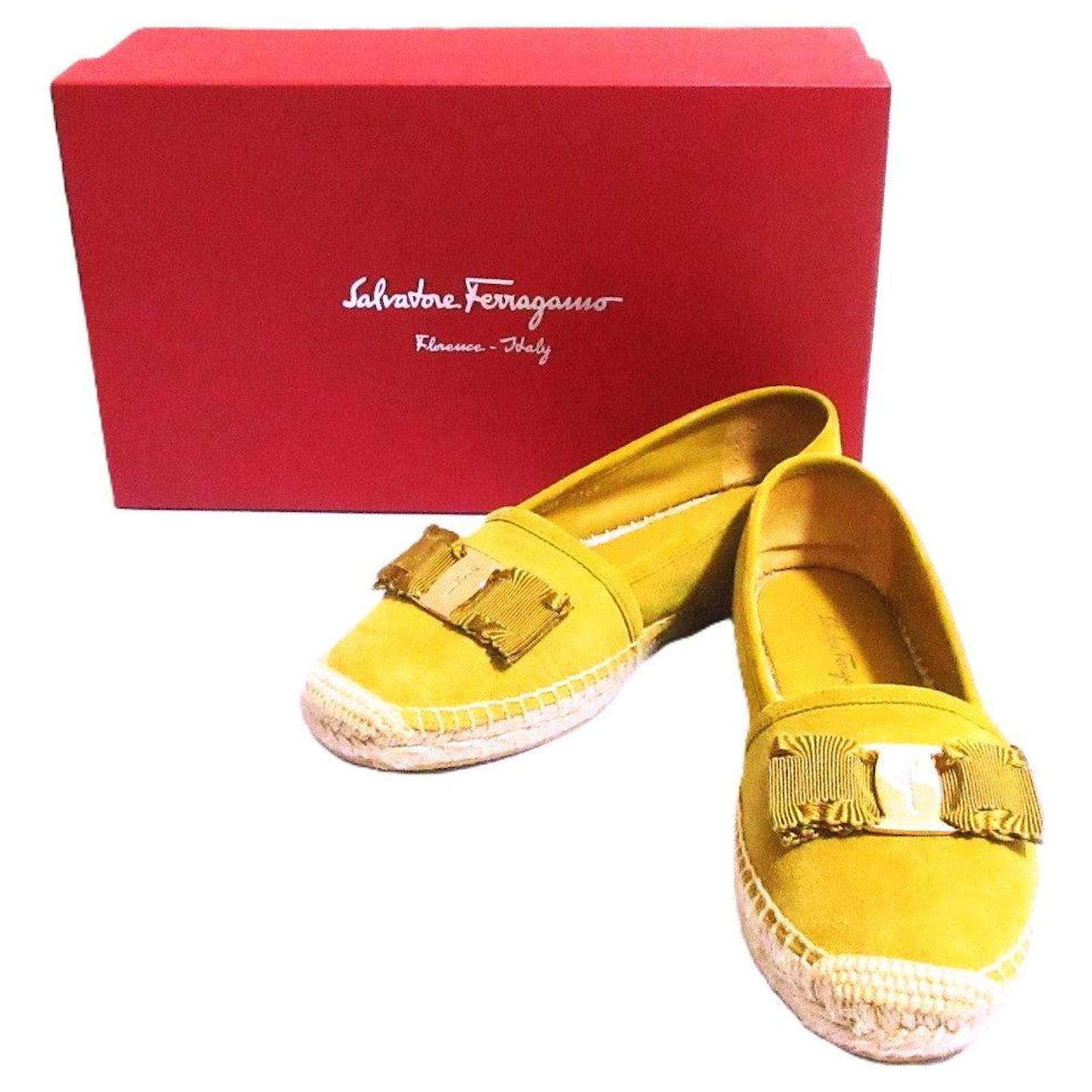 Chaussures plates ELODIE de Salvatore Ferragamo Cuir Jaune