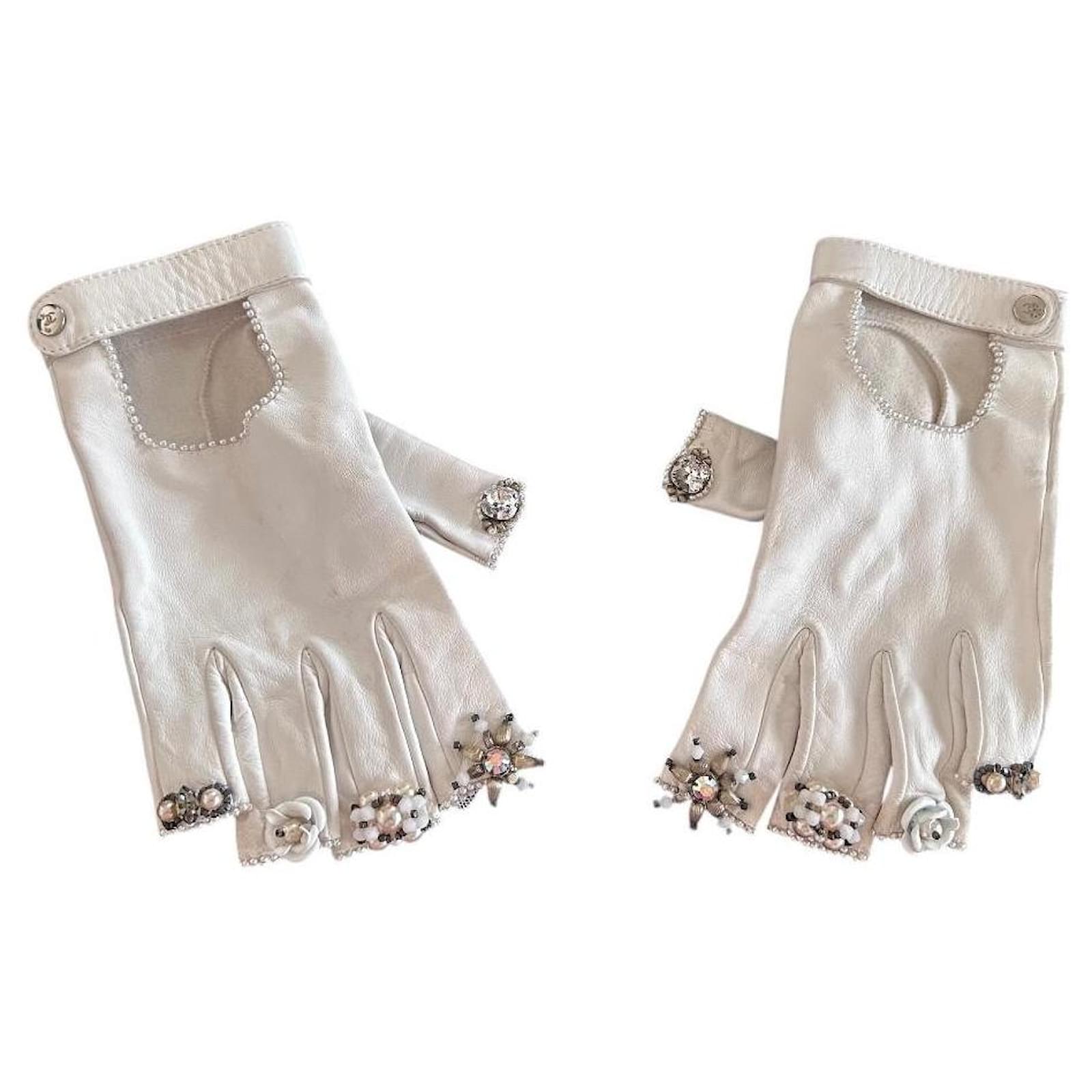 Chanel Gloves White Leather ref.2577436 - Joli Closet