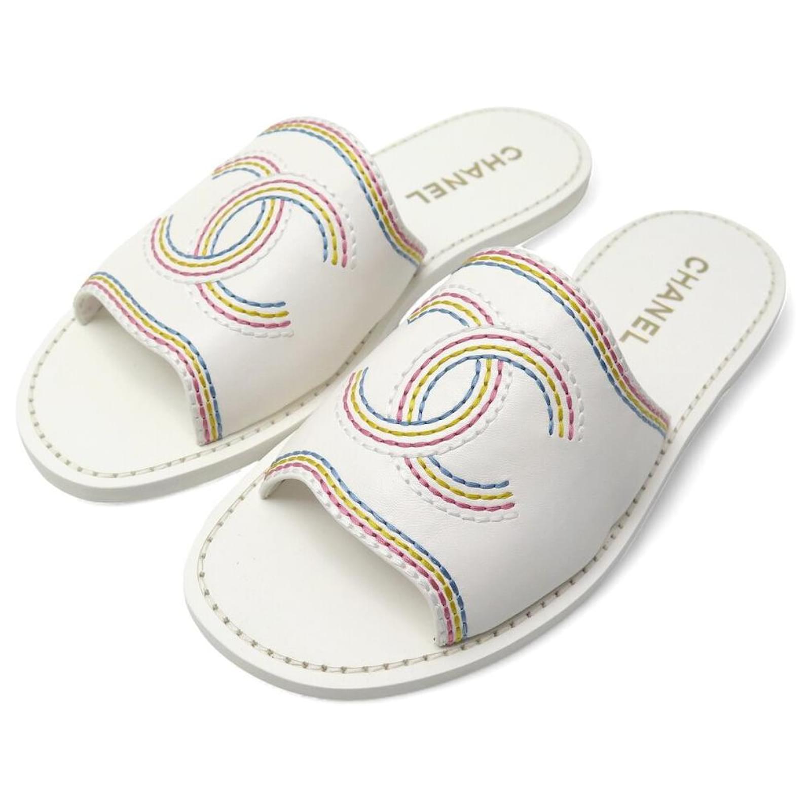 NEW CHANEL MULES CC LOGO G37235 38 IN LEATHER SANDALS White ref
