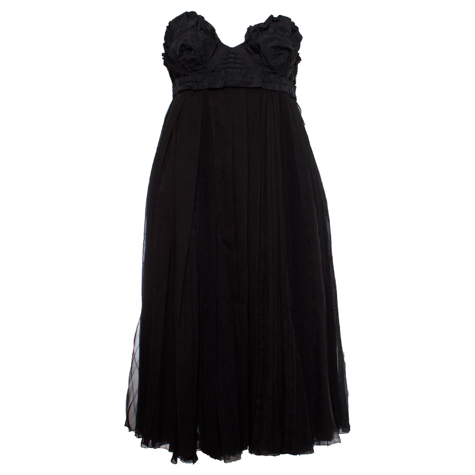 Louis Vuitton black cocktail dress Silk ref.2602226 - Joli Closet Louis Vuitton black cocktail dress Silk ref.2602226 - Joli Closet