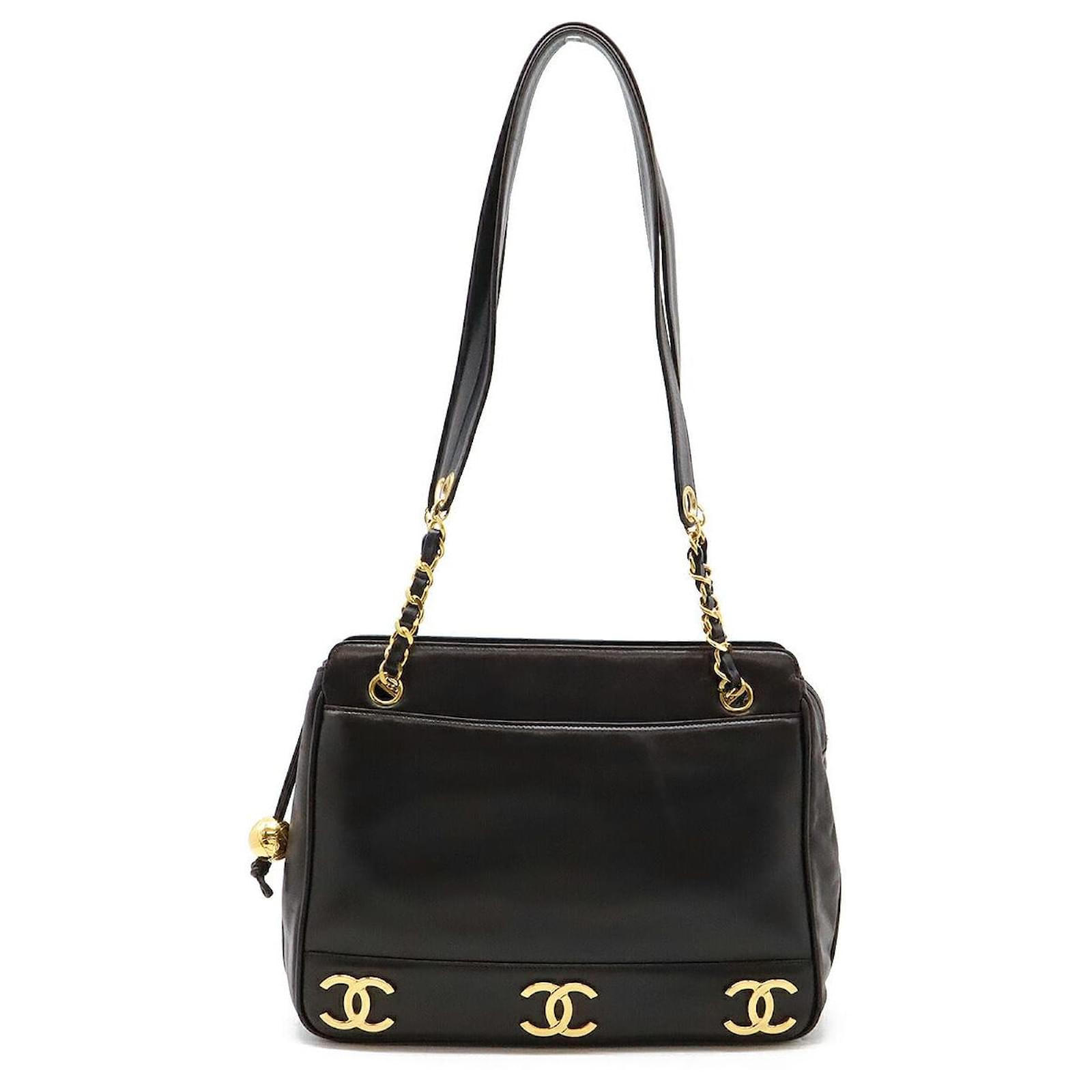 美品 CHANEL TRIPLE COCO CHAIN SHOULDER BAG Chanel Triple Coco Chain Shoulder Bag Beige Leather ref.1625114