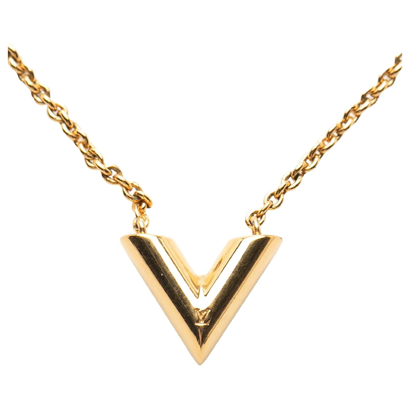 Louis Vuitton Essential V Necklace Golden Metallic Metal ref