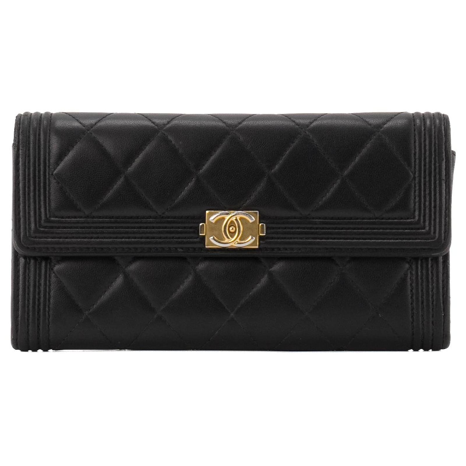 CHANEL - Boy Chanel Wallet in Smooth Black Leather ref.2641663