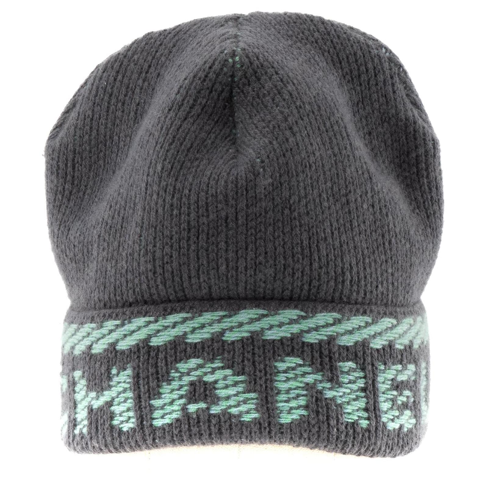 CHANEL - Grey Cashmere Chanel Beanie ref.JC2642083 (Sold) - Joli