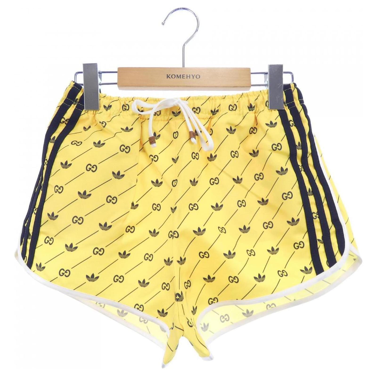 GUCCI × adidas / ショートパンツ/M/ポリエステル/イエロー/693439 Gucci 693439 XJEGV Shorts Yellow ref.2642416 - Joli Closet