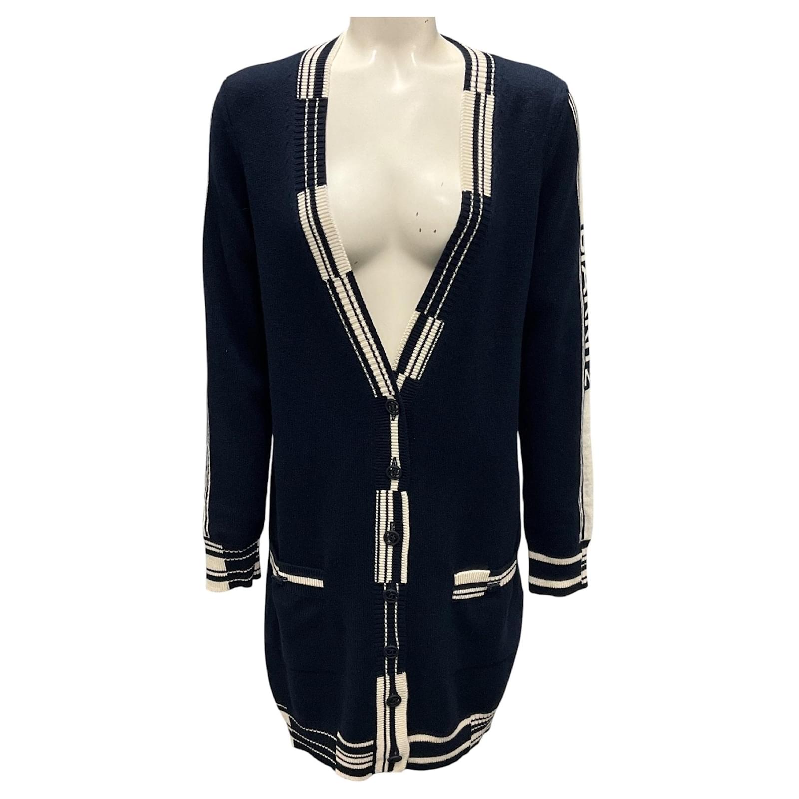 Chanel RARE Navy Biarritz Deauville Venise CC Logo Button Cashmere