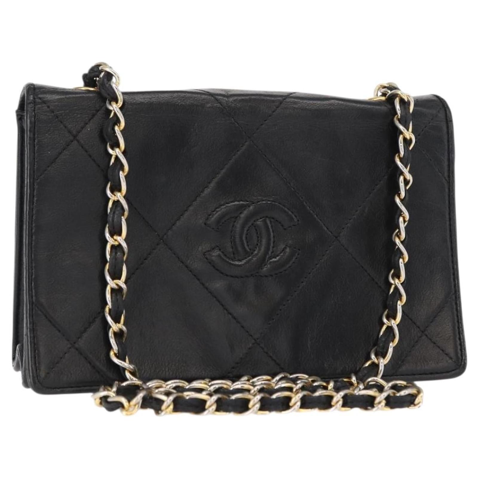 【超希少】CHANEL MATRASSE Chain Shoulder Bag CHANEL Matelasse Chain Shoulder Bag Lamb Skin Black Gold CC Auth