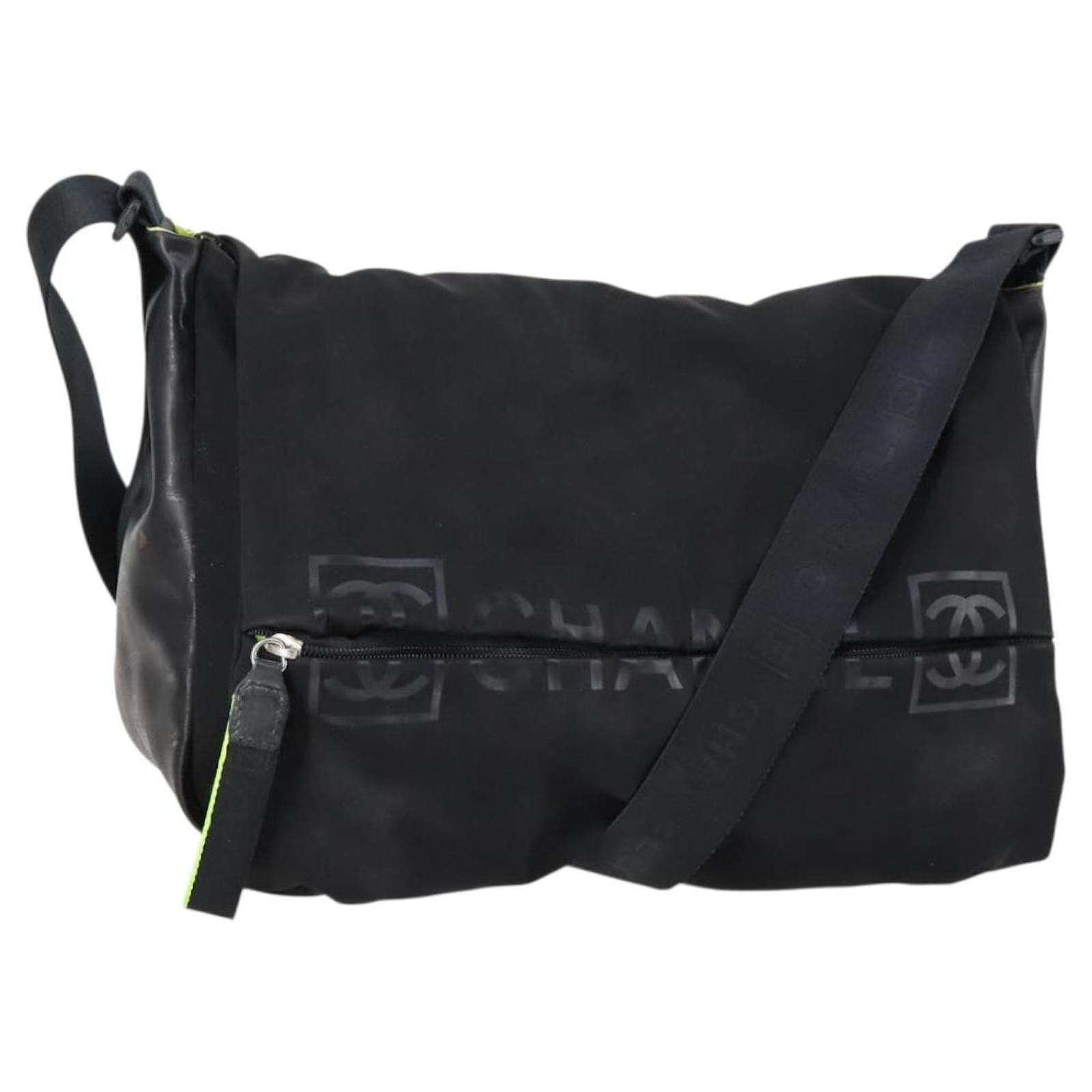 CHANEL Sports Shoulder Bag Nylon Black CC Auth bs29848 ref.2706287