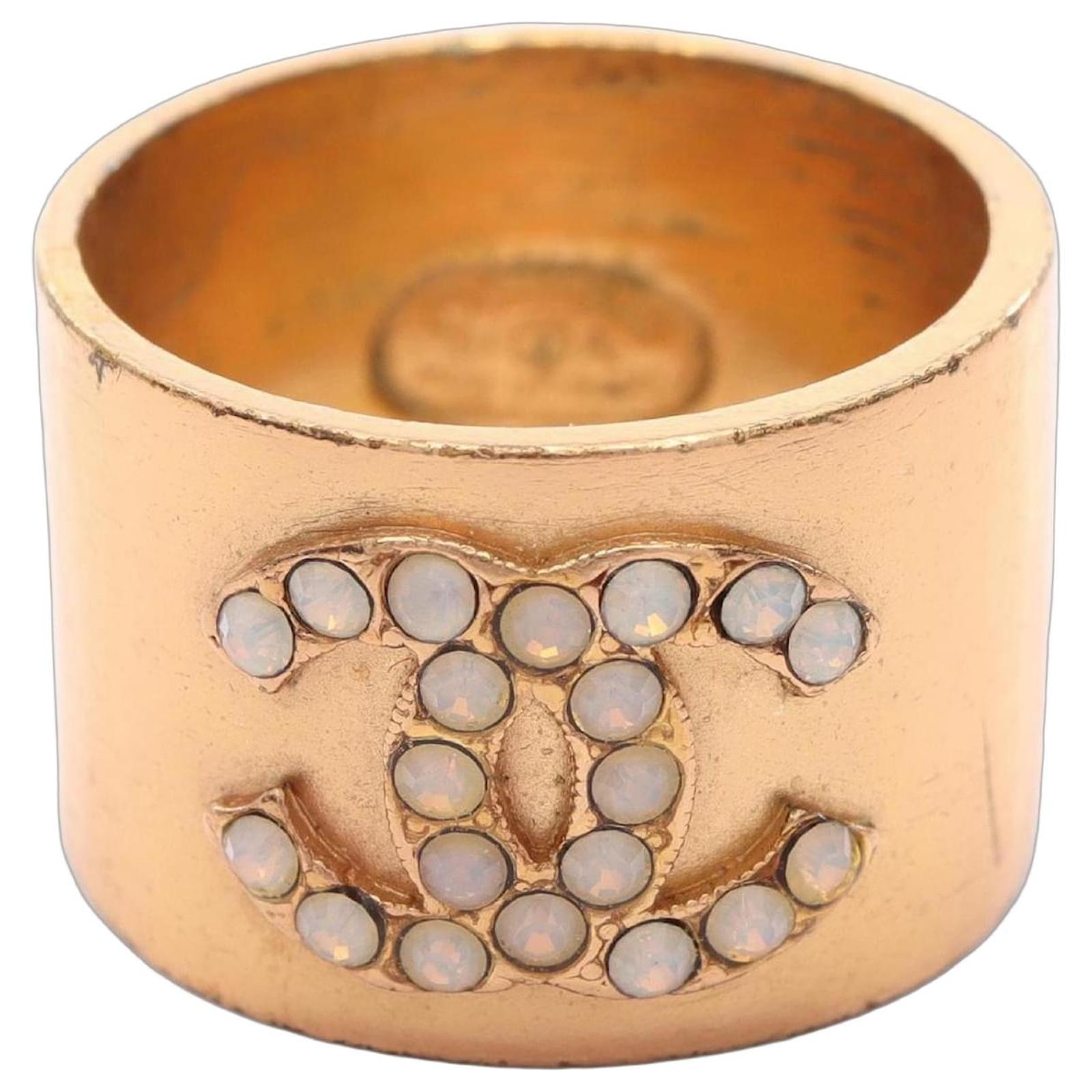 CHANEL Coco Mark Ring Golden Gold-plated ref.2717724 - Joli Closet