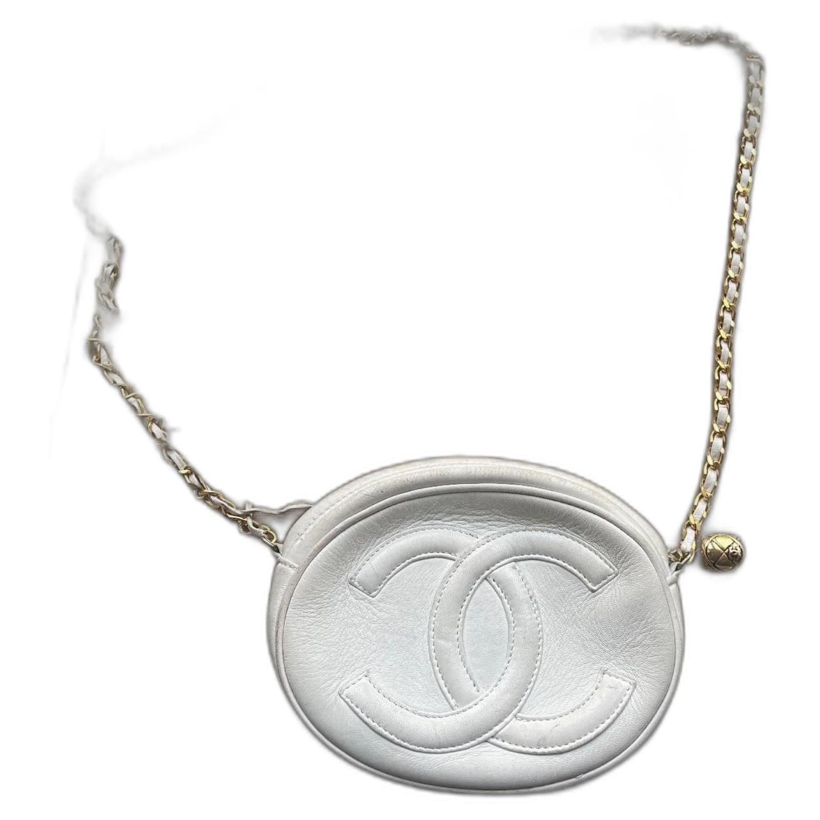 2.55 Chanel Handbag Eggshell Leather Gold Chain ref.2731641 - Joli