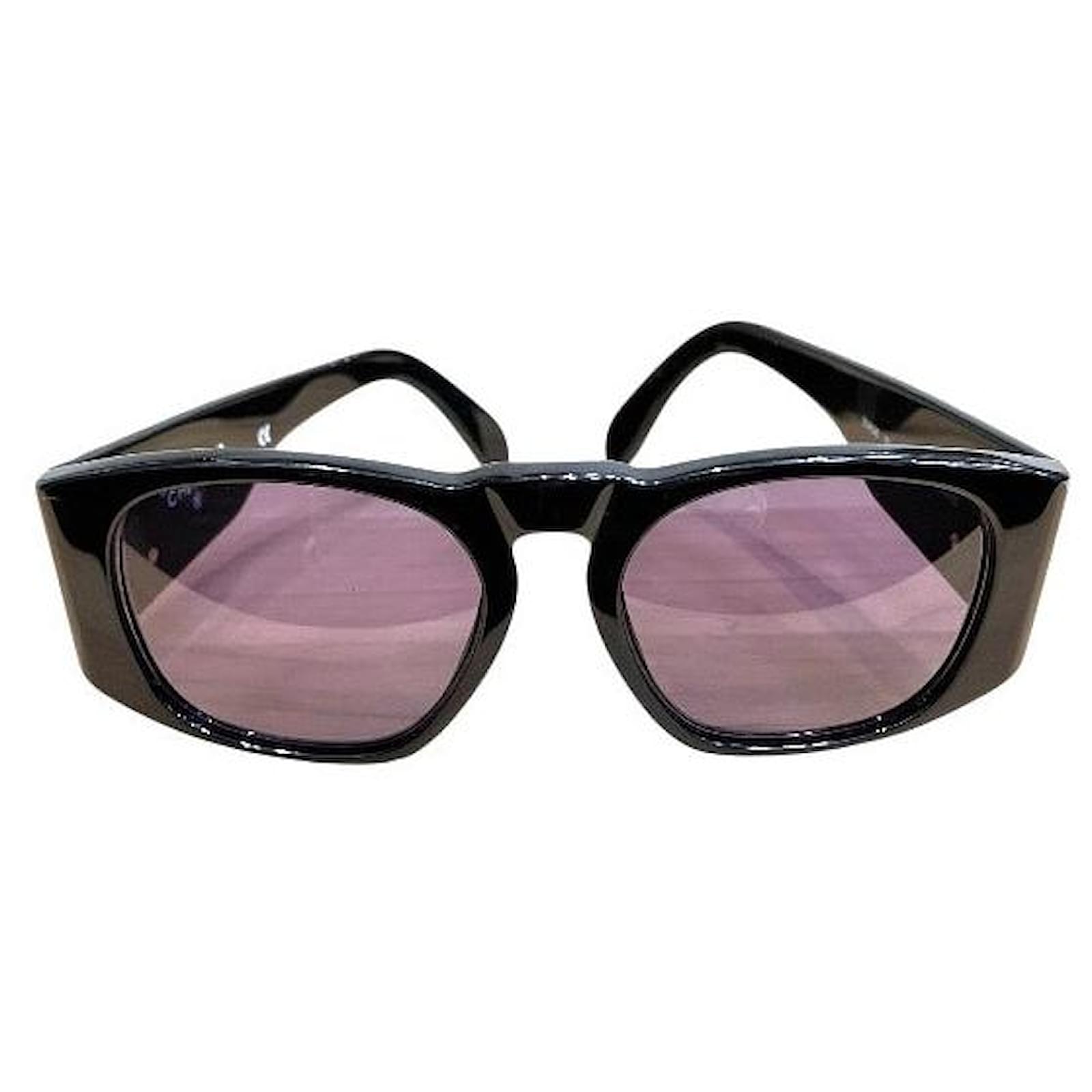 Chanel Matelassé Coco Mark Sunglasses Black Plastic ref.2785110
