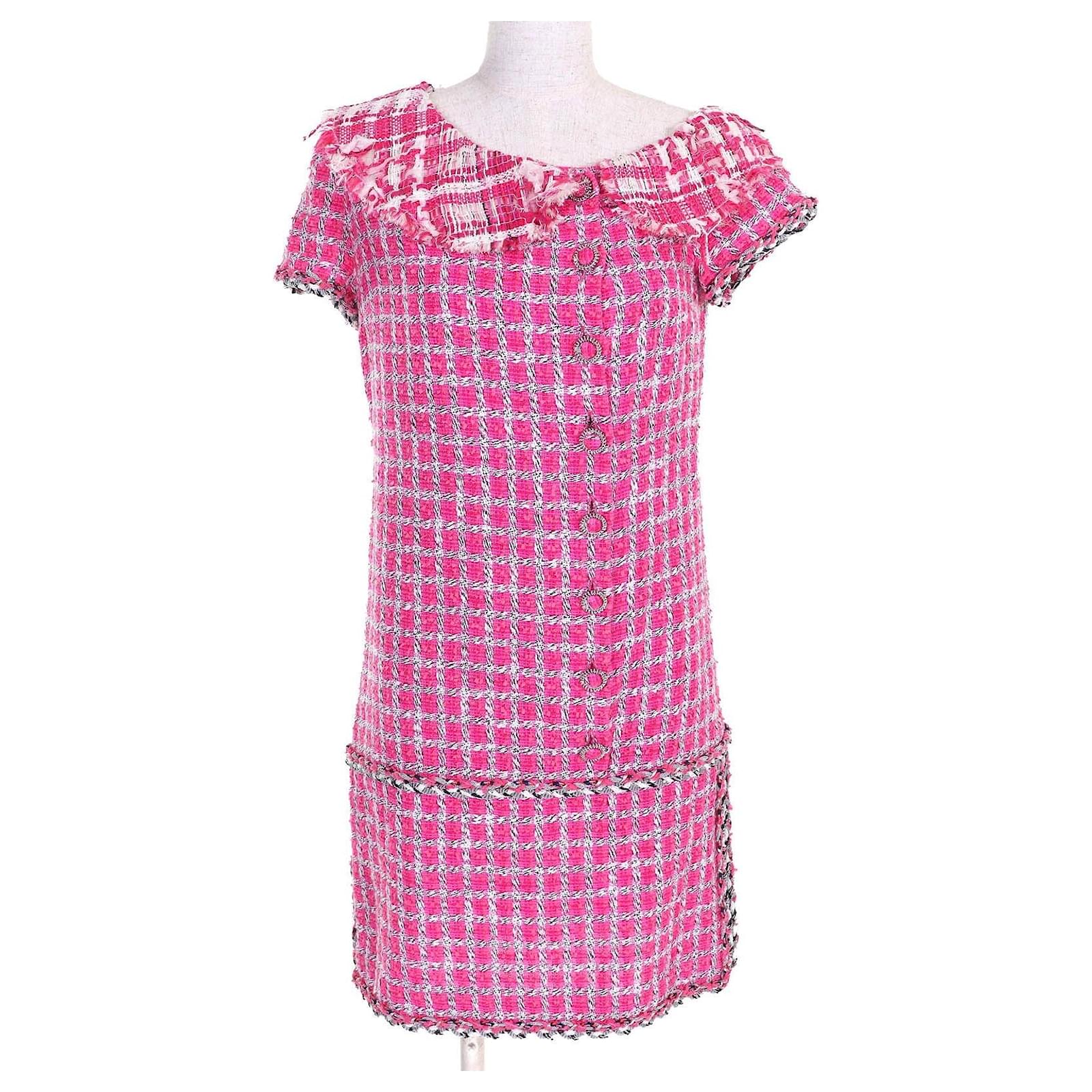 strapless open back dress Chanel pink suit 1990s – Les Merveilles De Babellou main image 1