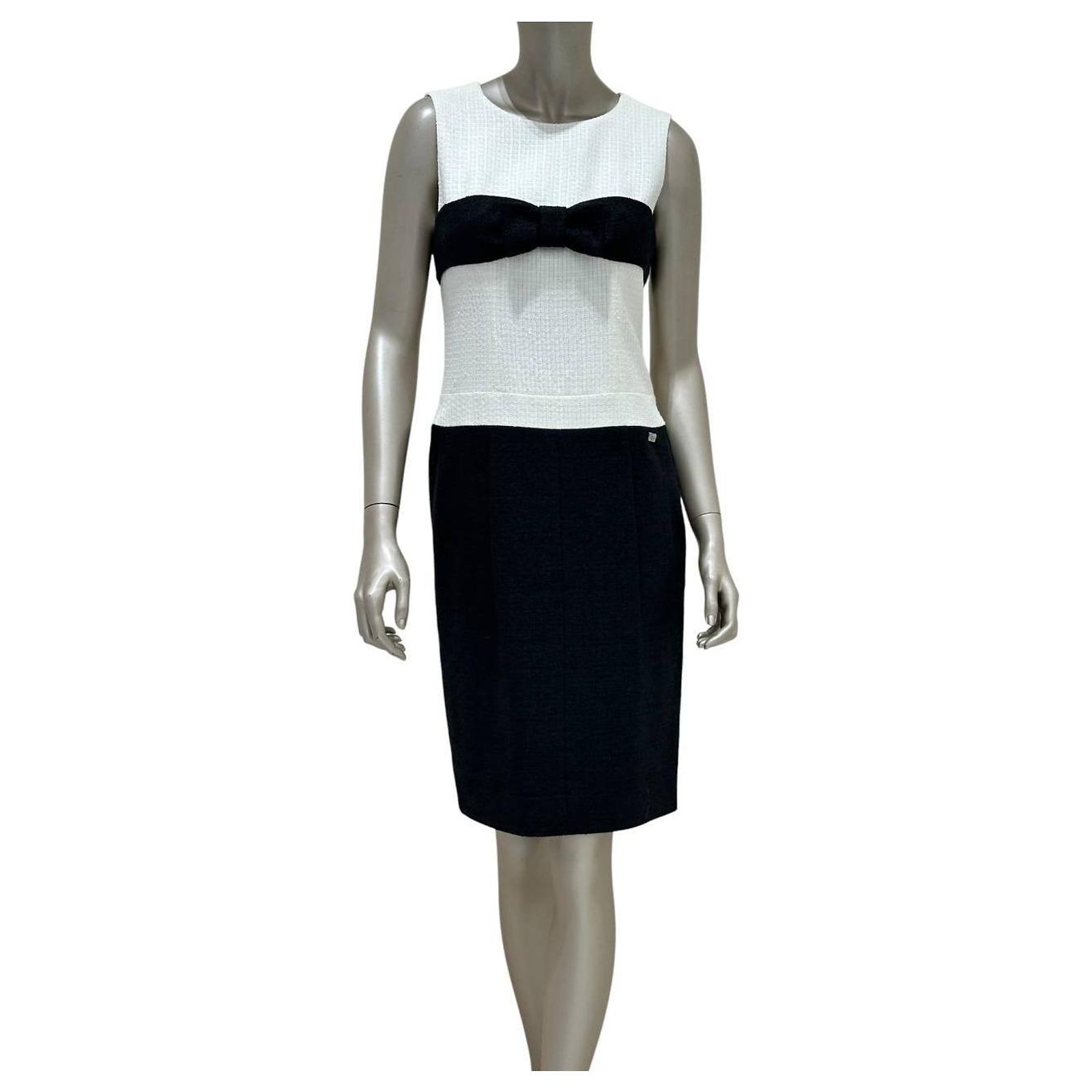 Timeless CHANEL S/S 2009 Black & White Tweed Bow Dress sz.38 Pre-owned Cotton Wool Linen Nylon ref.3201890